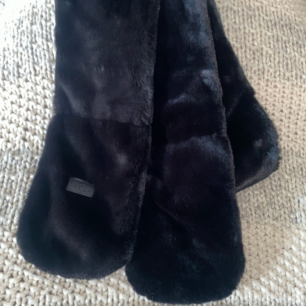 UGG Black Faux Fur Scarf